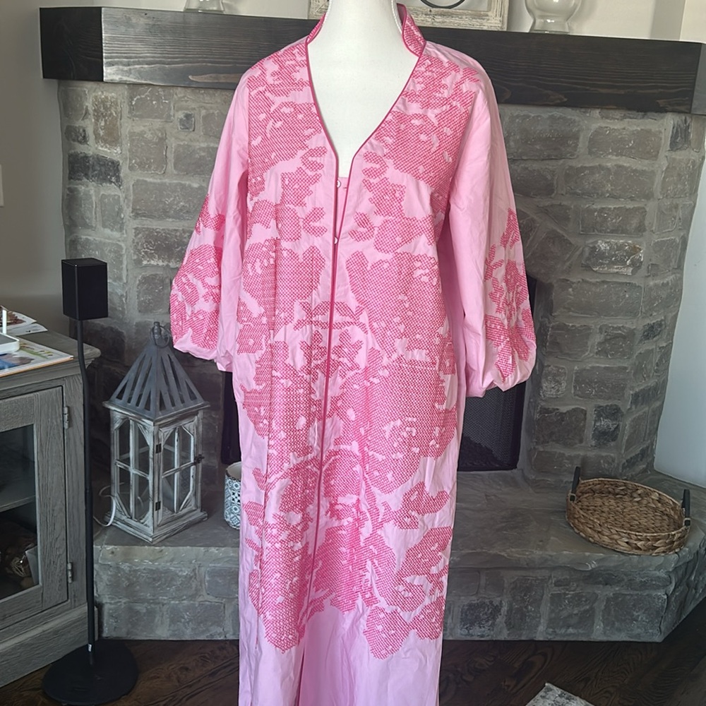 Tuckernuck Pink Resort Midi Dress with Bishop Sleeves and V-Neck - Picture 4 of 11